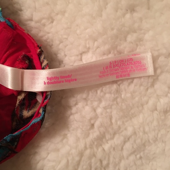 VS PINK Lightly Lined Lace Bralette - Picture 6 of 7